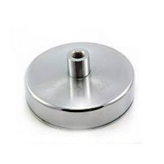 Ferrit pot mágnes D20 mm belső menettel
